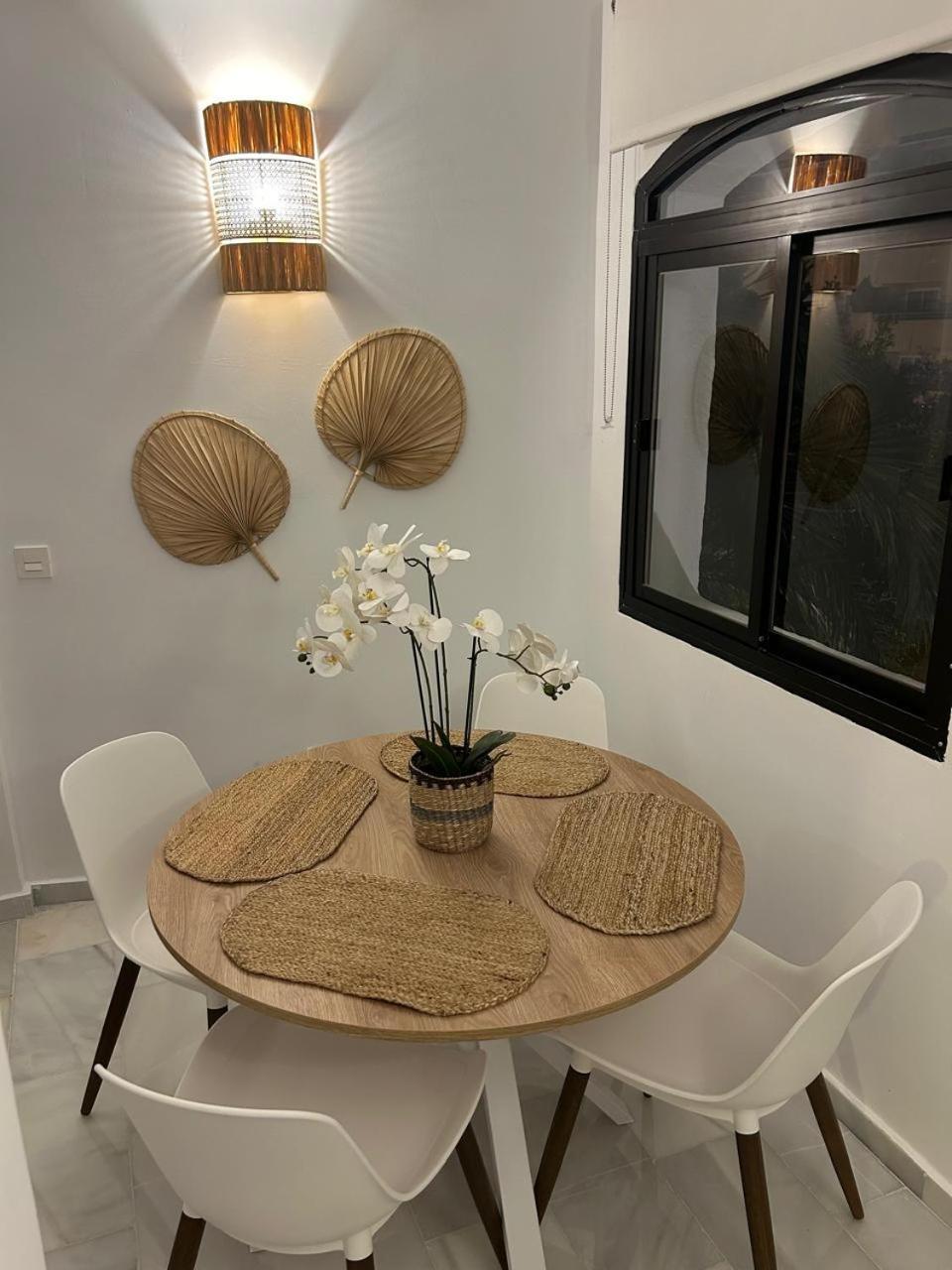 Nomad Stays Milos Y Bali Marbella Luaran gambar