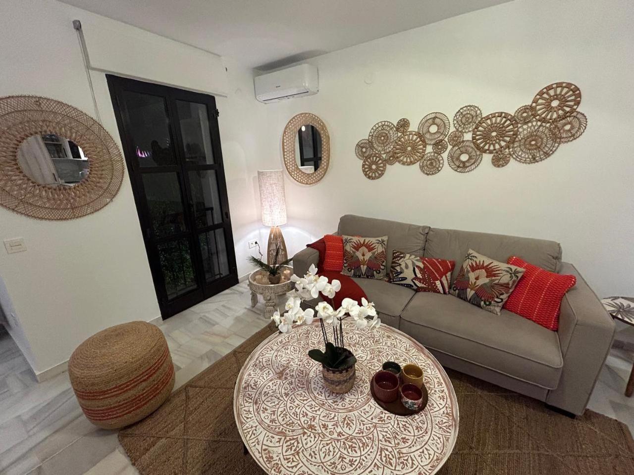 Nomad Stays Milos Y Bali Marbella Luaran gambar